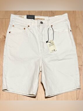 NWT Levi's Premium Ribcage Bermuda Denim Jean Shorts White Ivory Women’s 27